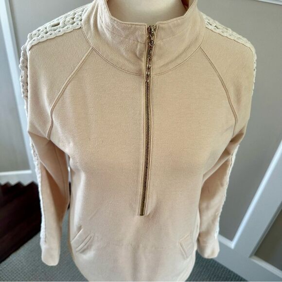 Lilly Pulitzer cream colored, Skipper Popover with lace detail. - Picture 4 of 8